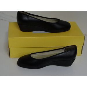 Softspots Stephanie Comfort Shoes 105101 Women's Sz 9.5 w Black Leather Slip-On